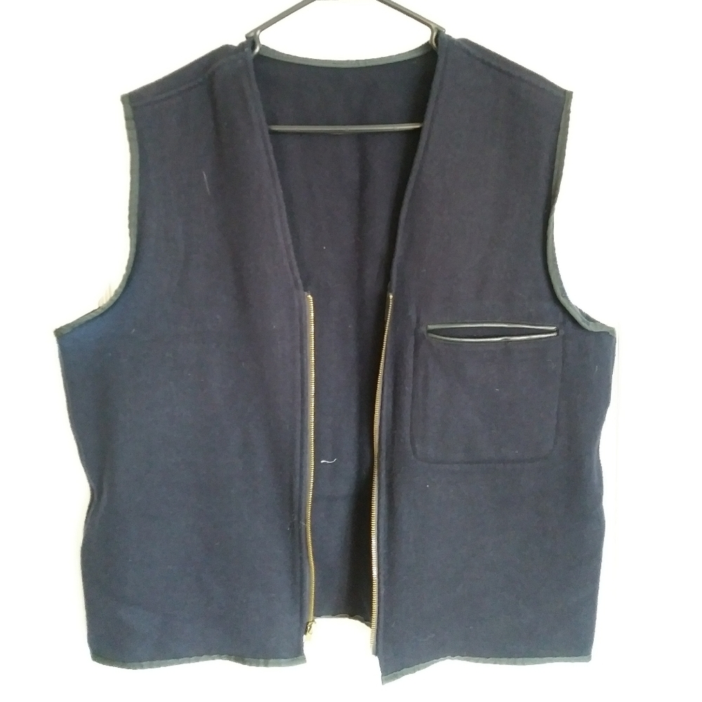 Light black vest